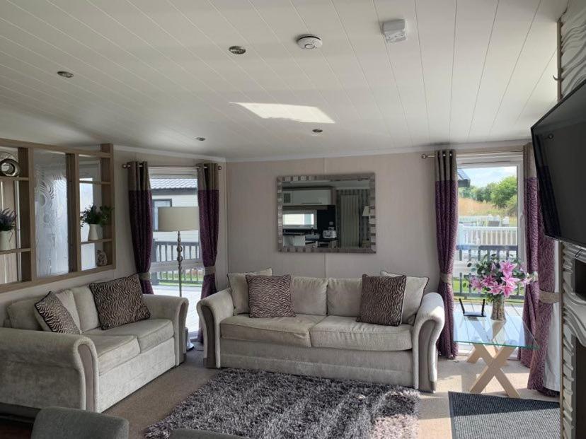 Muscovy Lodge With Hot Tub At Tattershall Lakes Country Park Exterior photo